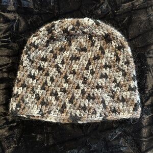 Winter Beanie - sm/med - 100% acrylic - black/cream/brown/grey